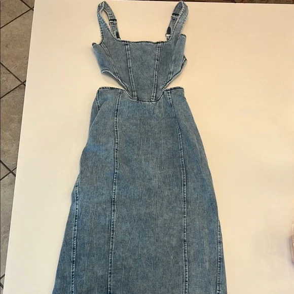 Stylish Denim Cutout Dress - Picture 2 of 5